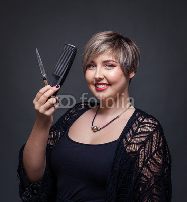 Friseurin-schneidet-Haare.jpg